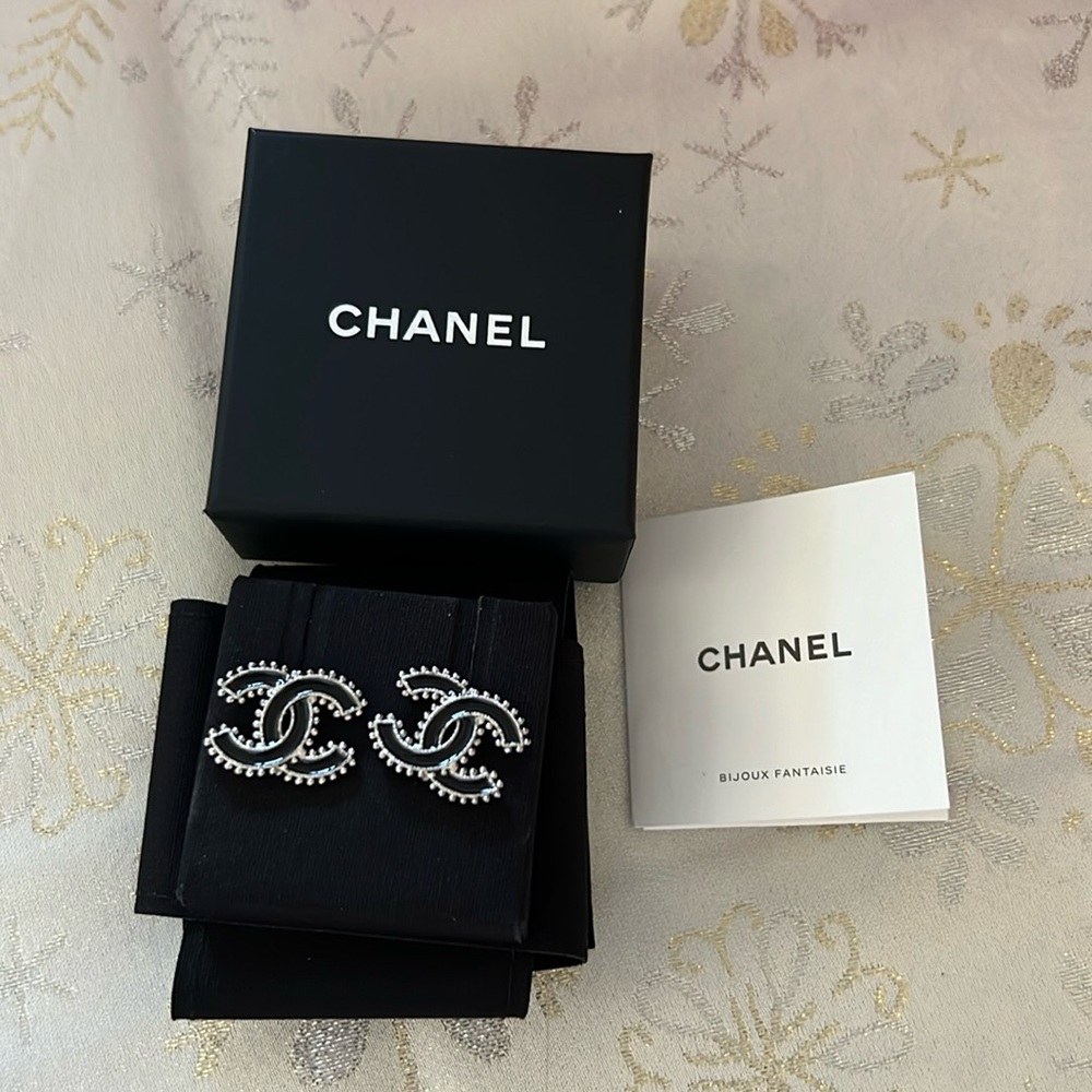 Chanel Earrings - black and silver